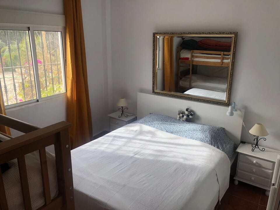 House | 3 bedrooms, individually furnished, bed sheets