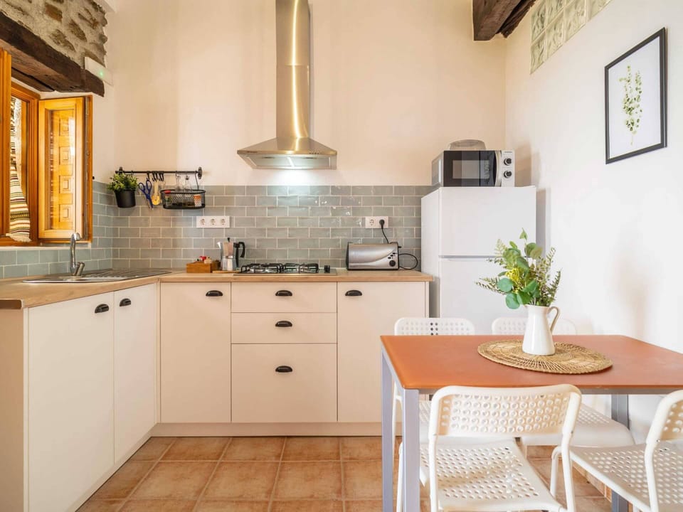 Cottage | Private kitchen | Highchair