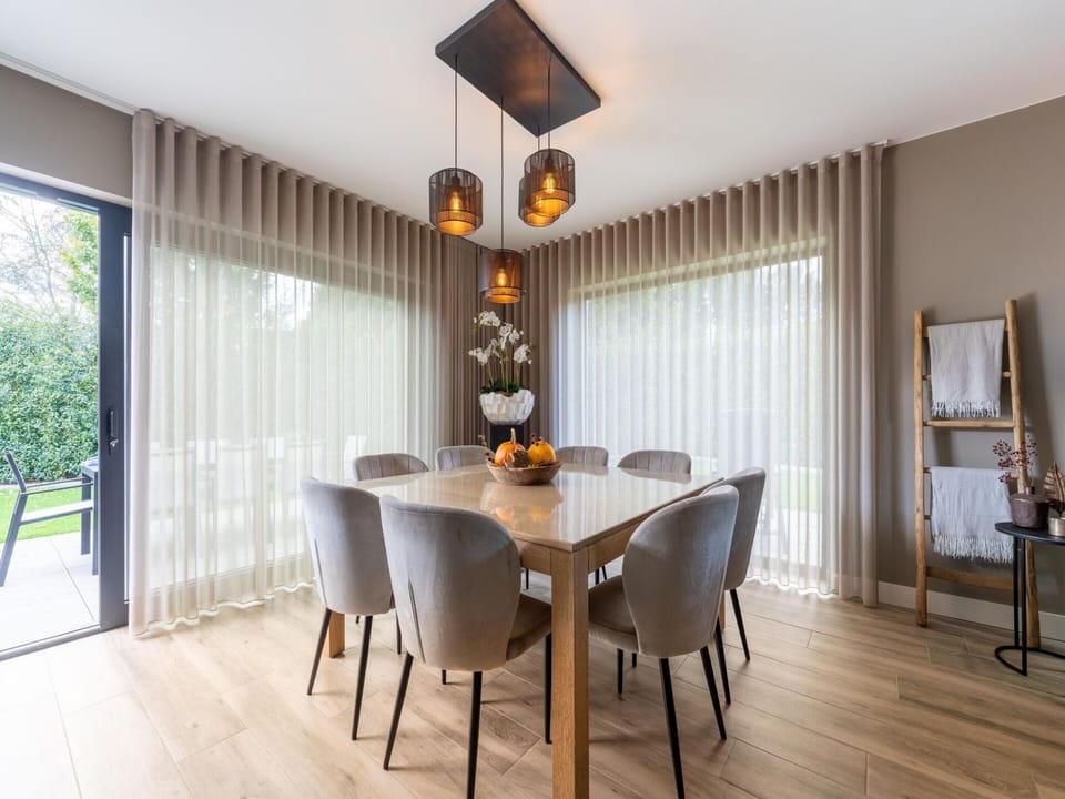 House | Dining