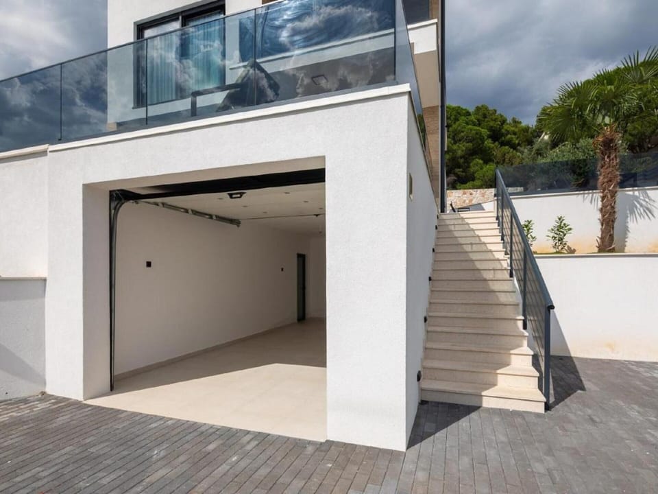 Villa | Exterior
