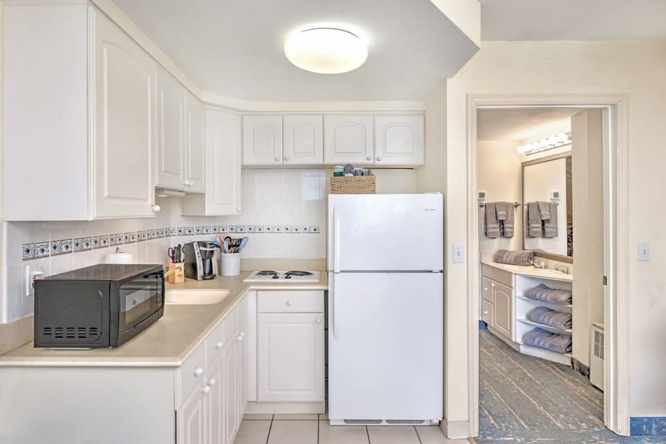 Kitchenette & view. Easy living in your Daytona condo.