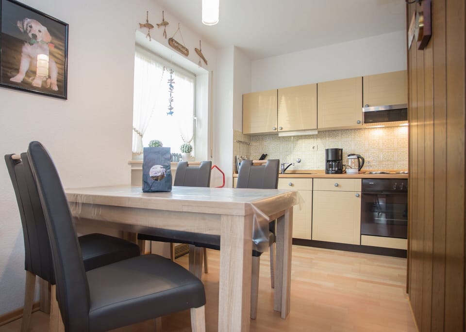 Apartment | Dining