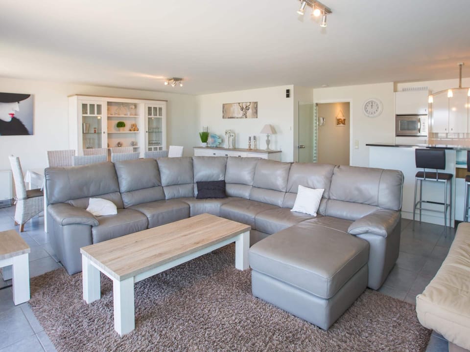 Apartment | Private kitchen | Electric kettle, toaster