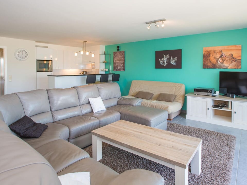 Apartment | Private kitchen | Electric kettle, toaster