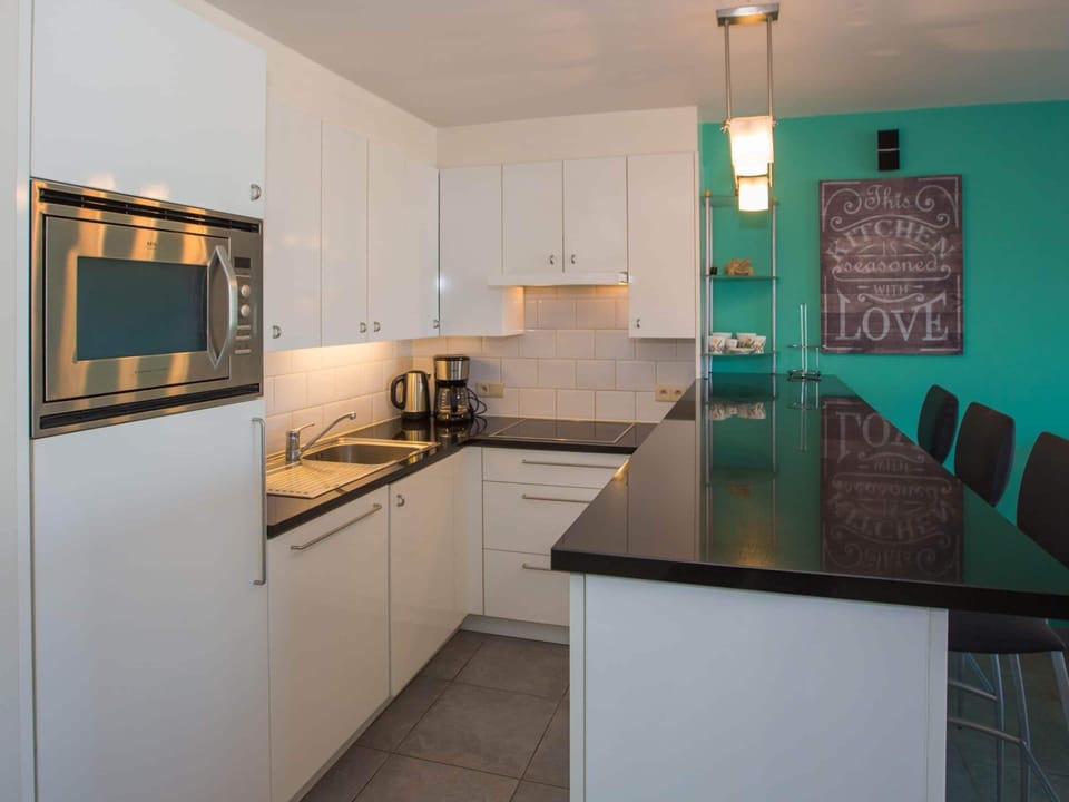 Apartment | Private kitchen | Electric kettle, toaster