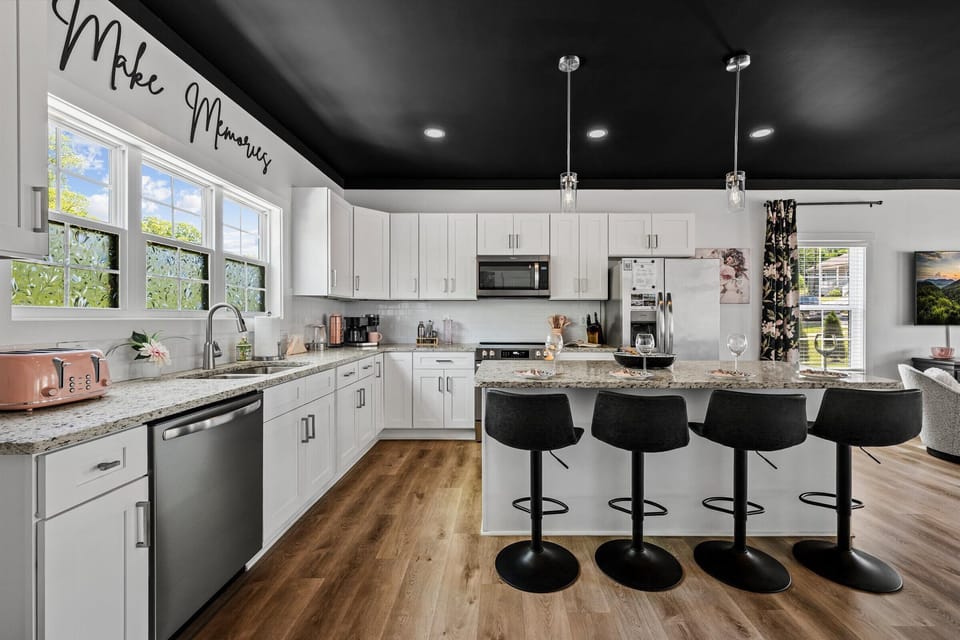 Whether you're cooking or simply keeping the cook company, everyone feels connected and comfortable.
