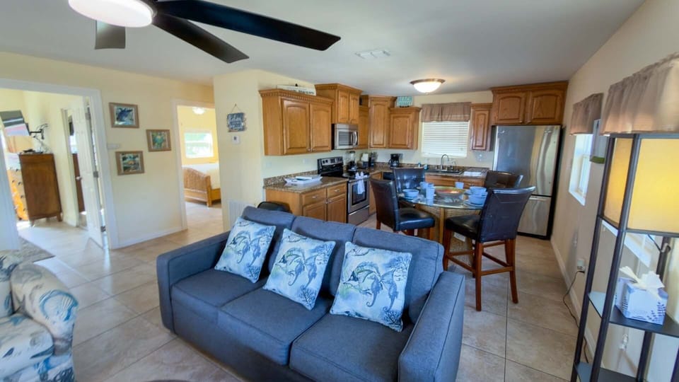 House, 4 Bedrooms | Living area