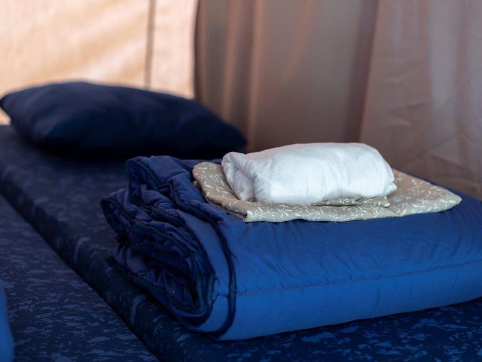 Tent | 3 bedrooms, individually furnished, bed sheets