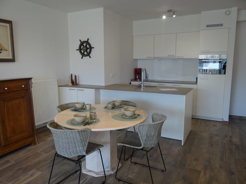 Apartment | Dining
