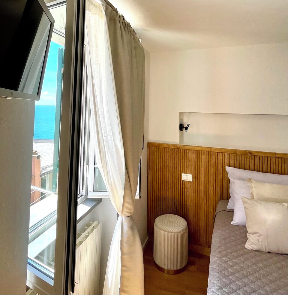 Romantic Room, Sea View | Down comforters, in-room safe, blackout drapes, soundproofing