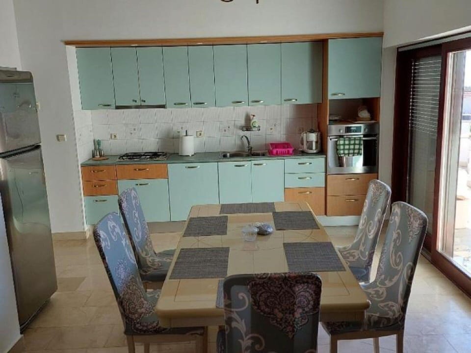 Apartment | Private kitchen | Fridge, microwave, oven, stovetop