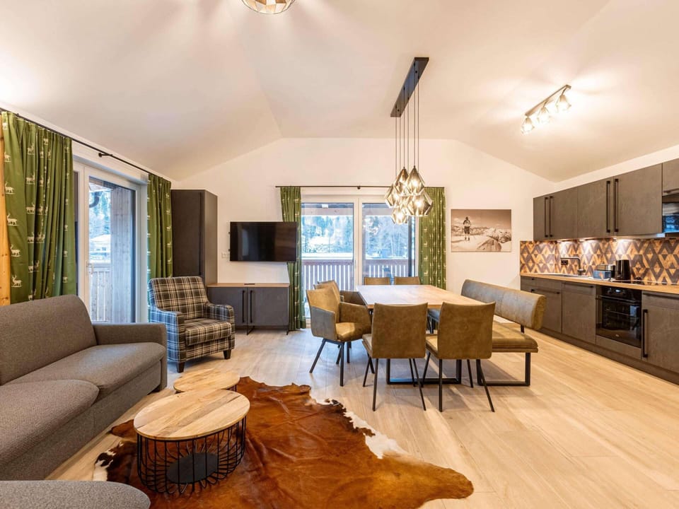 Apartment | Dining
