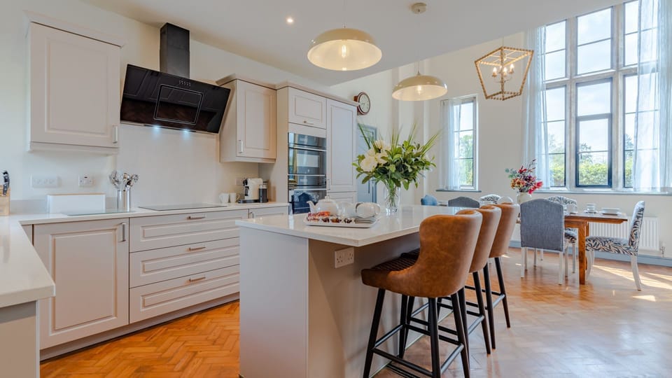 Kitchen/Dining Room, Old Laundry, Bolthole Retreats
