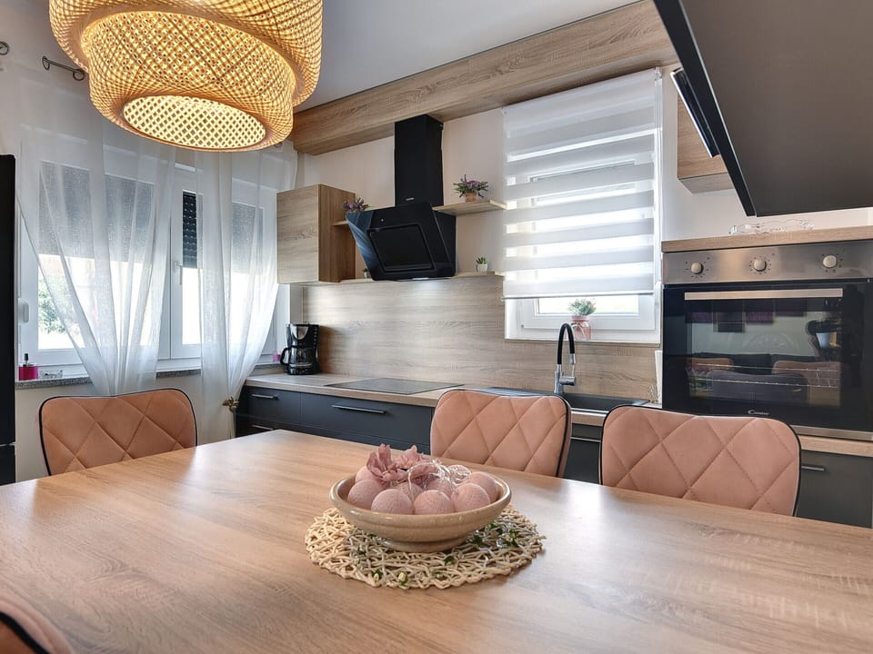 Apartment | Dining
