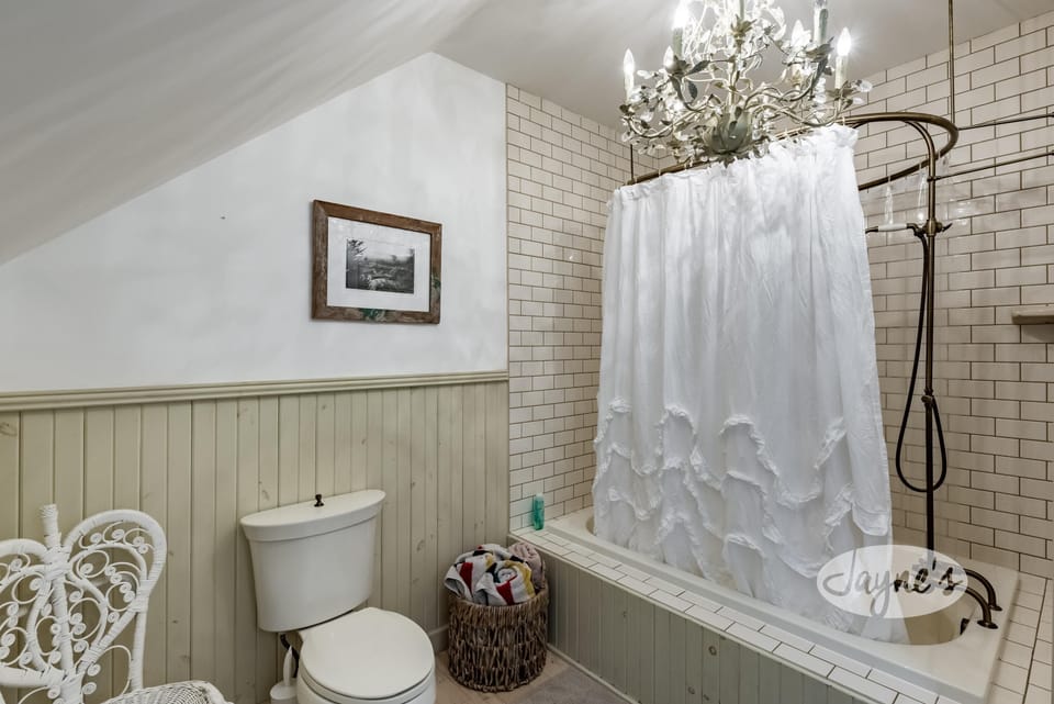 Bathroom - Upper level