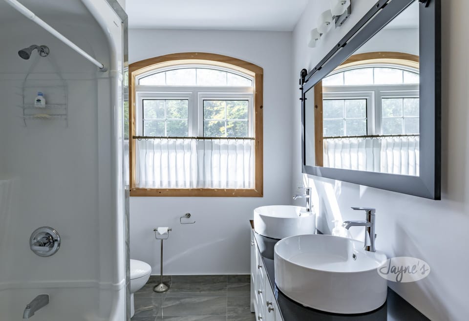 Bathroom 2 - Upper Level