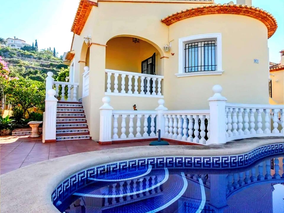 Villa | Exterior