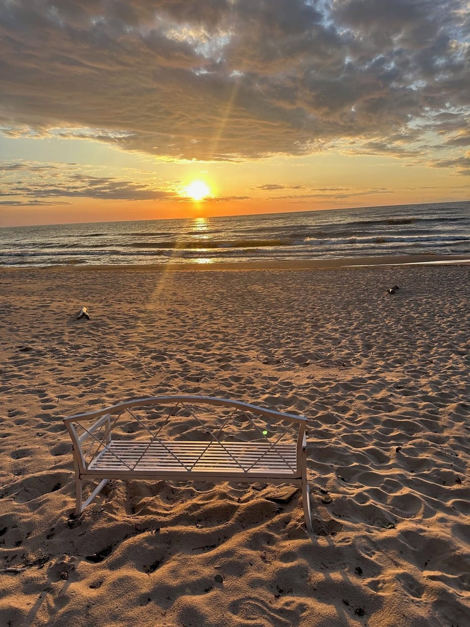 1 mile to Harbert Beach -- easy walk, bike, or drive!