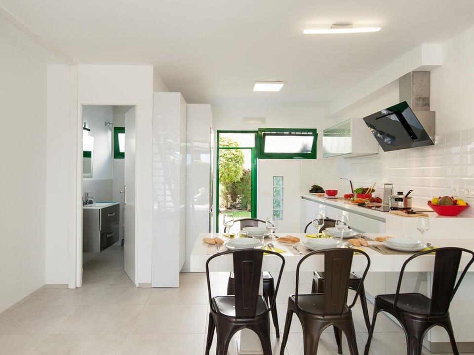 House | Private kitchen | Toaster, highchair