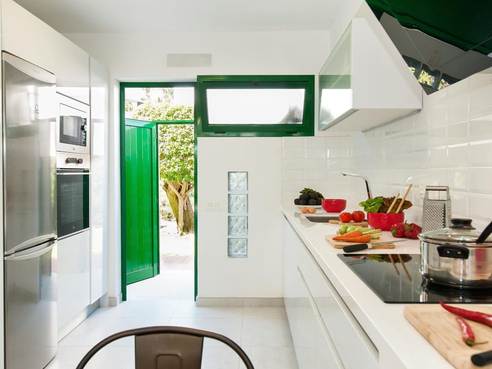 House | Private kitchen | Toaster, highchair