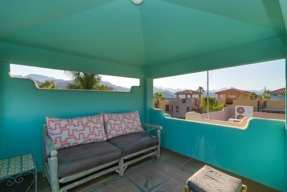 Patio furniture / Mountain view