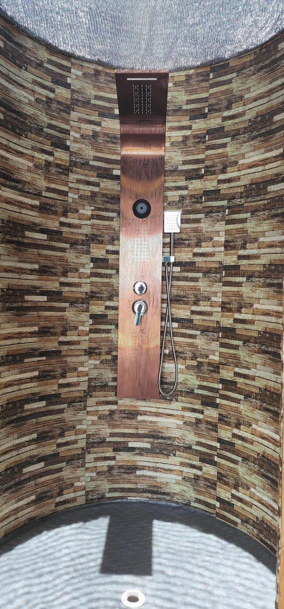 Presidential Studio | Bathroom | Shower, hydromassage showerhead, hair dryer, towels