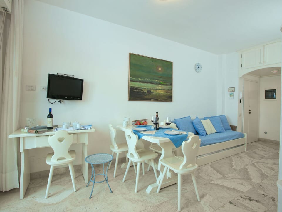 House | Dining