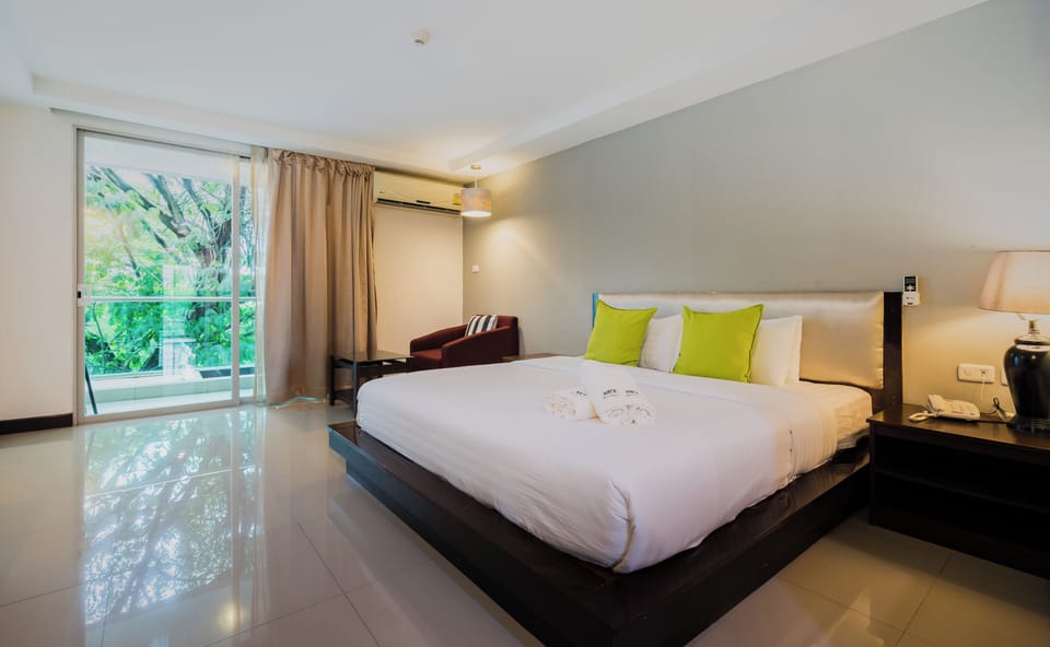 In-room safe, free WiFi