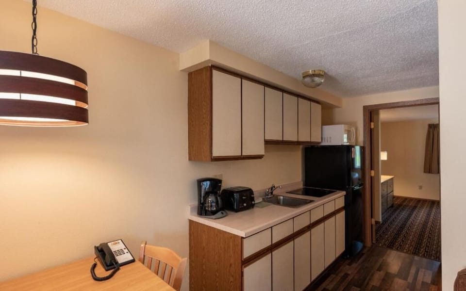 2 Queen Beds Family Suite Kitchenette | Private kitchenette | Microwave, coffee/tea maker, cookware/dishes/utensils