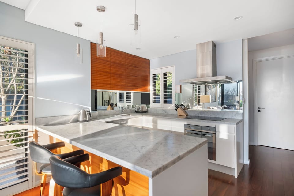 Eat in kitchen