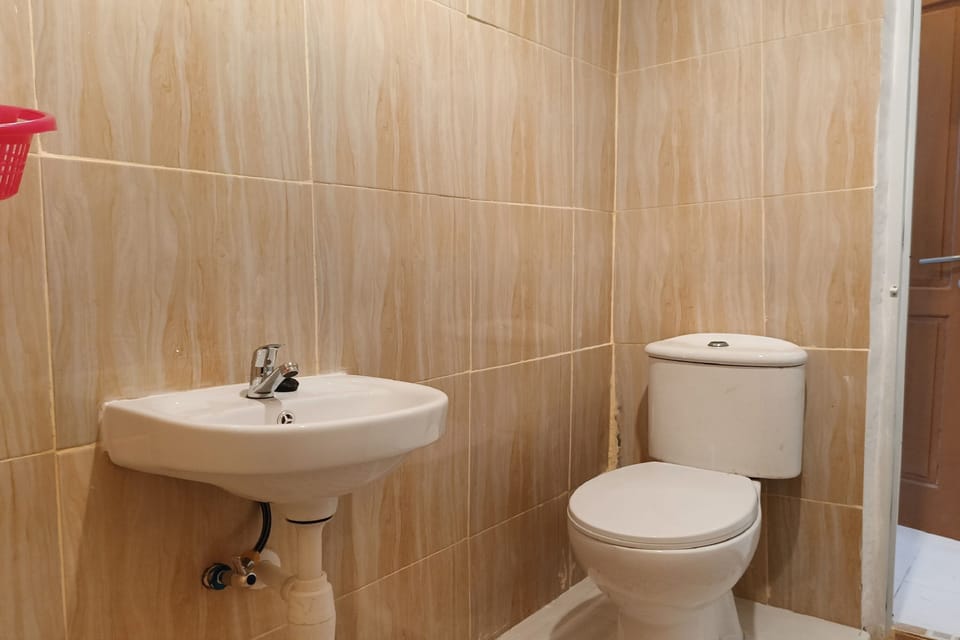 Standard Double Room | Bathroom | Shower