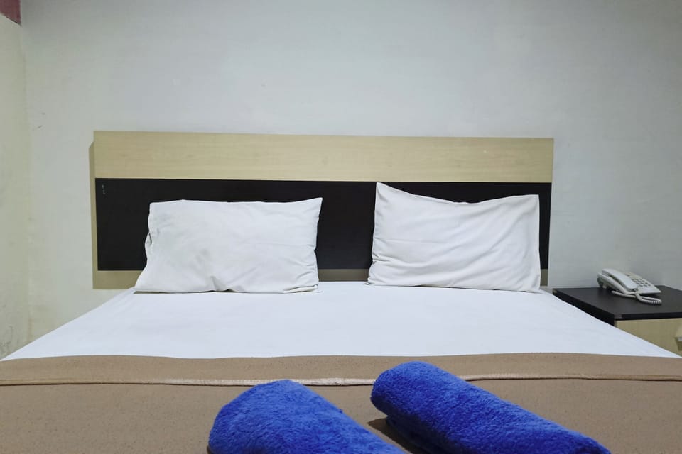 Standard Double Room | WiFi (free), bed sheets