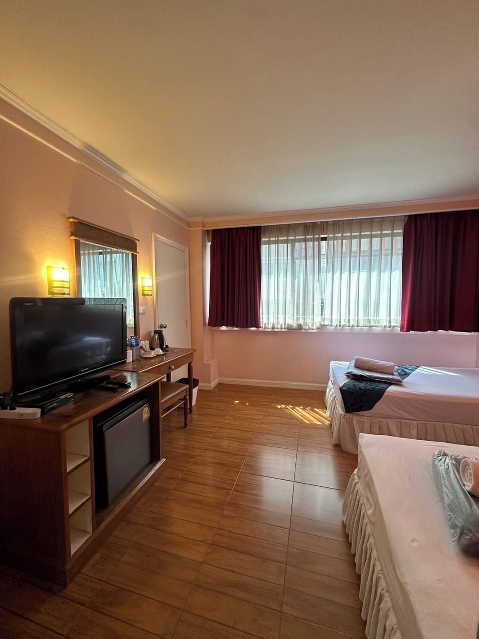 Standard Twin Room | In-room safe, blackout drapes, free WiFi