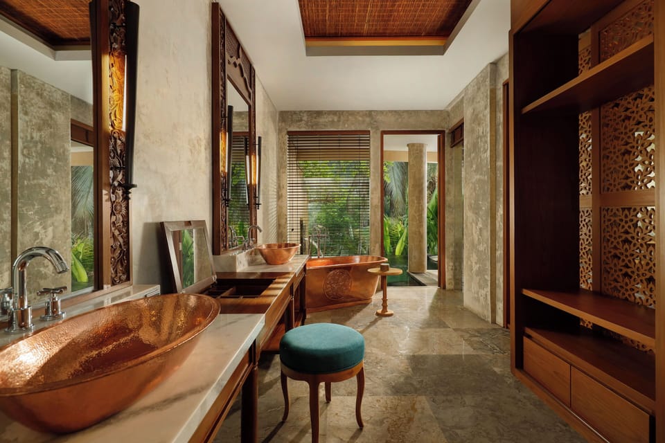 Valley Suite Pool | Bathroom | Separate tub and shower, designer toiletries, hair dryer, bathrobes