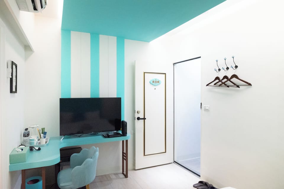 Deluxe Double Room | Individually furnished, desk, laptop workspace, soundproofing