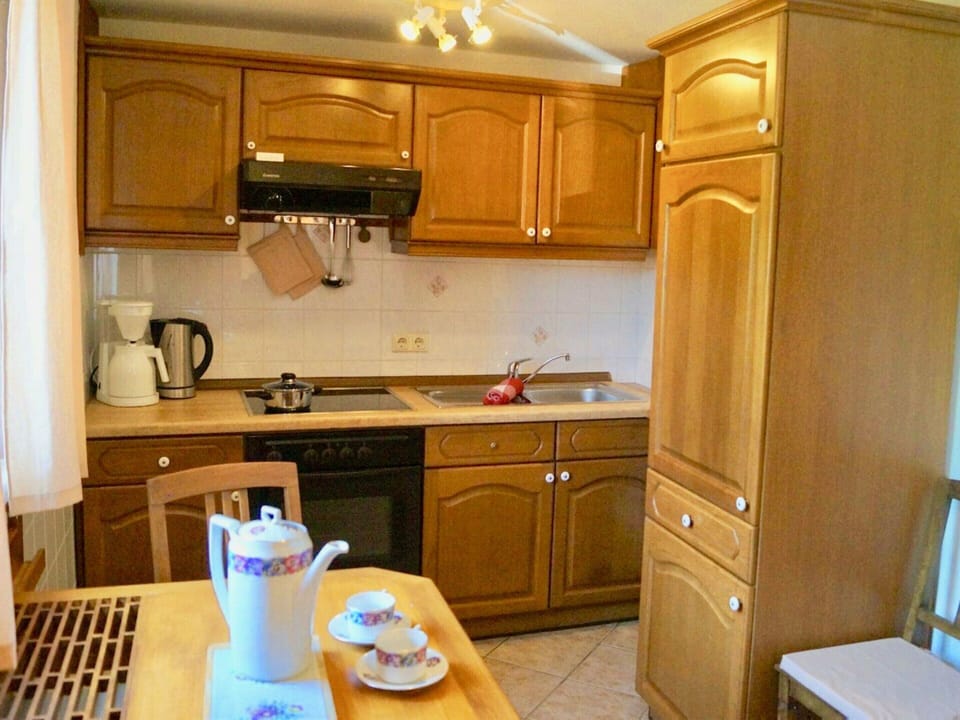 House | Private kitchen | Electric kettle, toaster