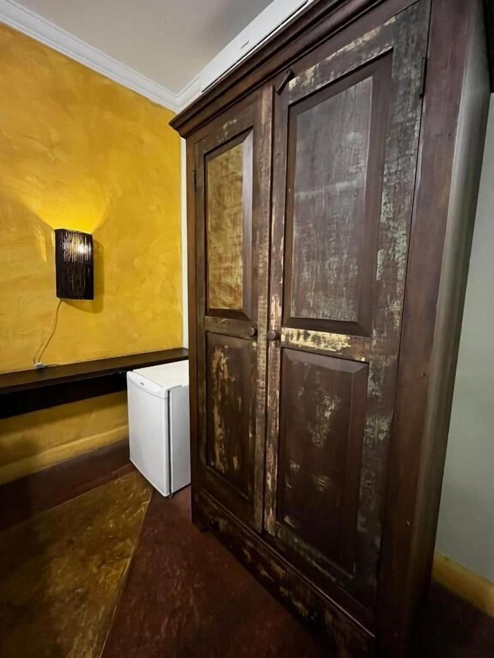 Standard Studio, Courtyard View | In-room safe, blackout drapes, free WiFi