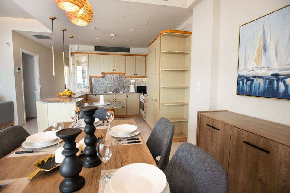 dining area - kitchen