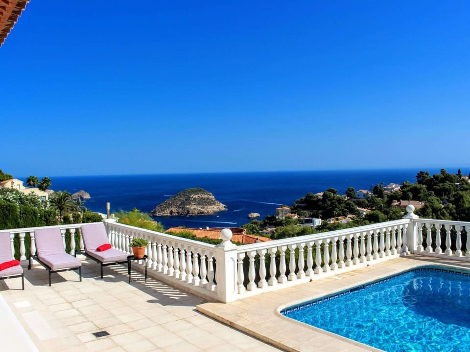 Villa | Pool | Indoor pool, outdoor pool
