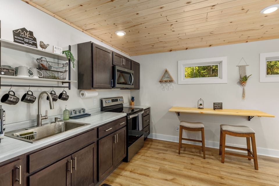 Kitchen (2 of 3)