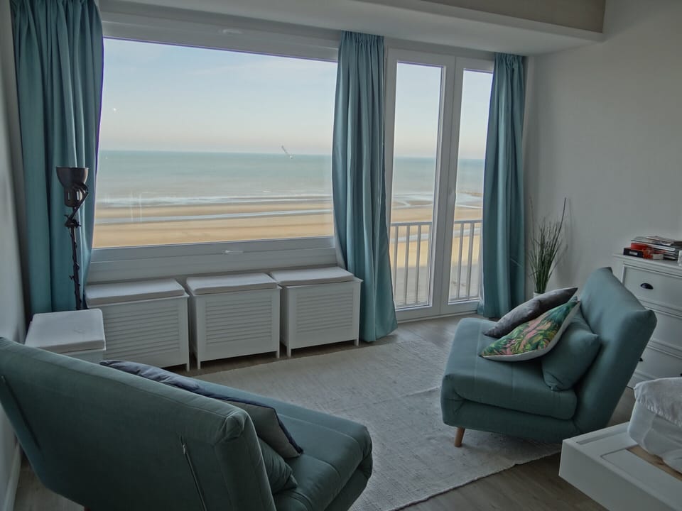 Apartment | Living area | Fireplace