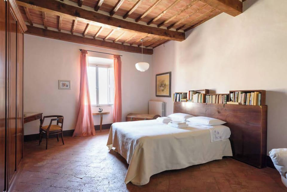 Romantic Double Room, City View | Free minibar items, individually decorated, individually furnished, desk