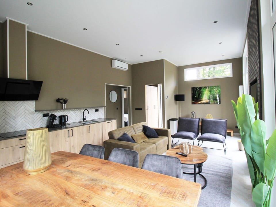 Bungalow | Dining