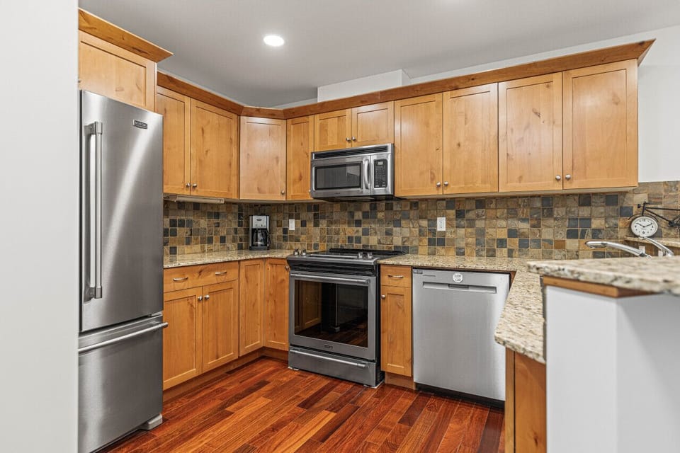 Stainless steel appliances throughout