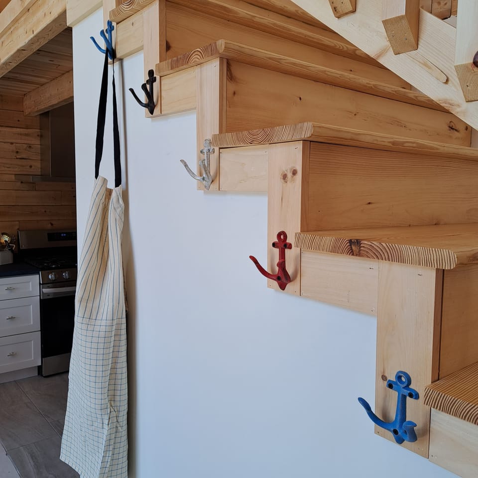 Hooks (2)