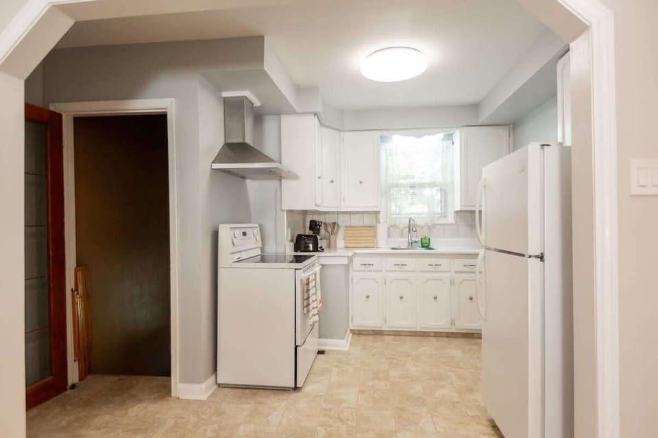 Fully-Equipped Kitchen for Your Culinary Delights
