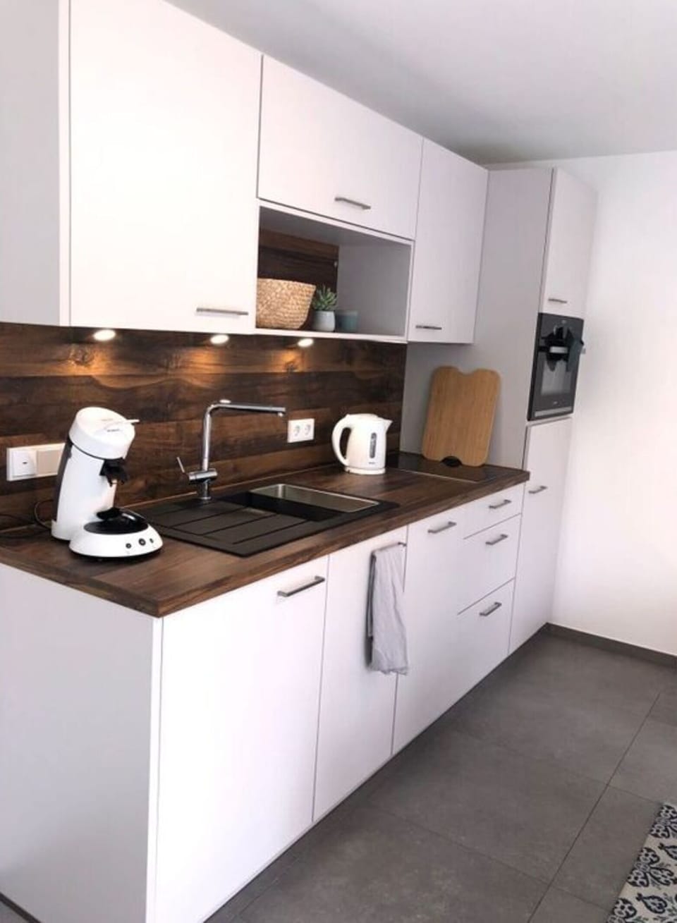 Apartment | Private kitchen | Oven