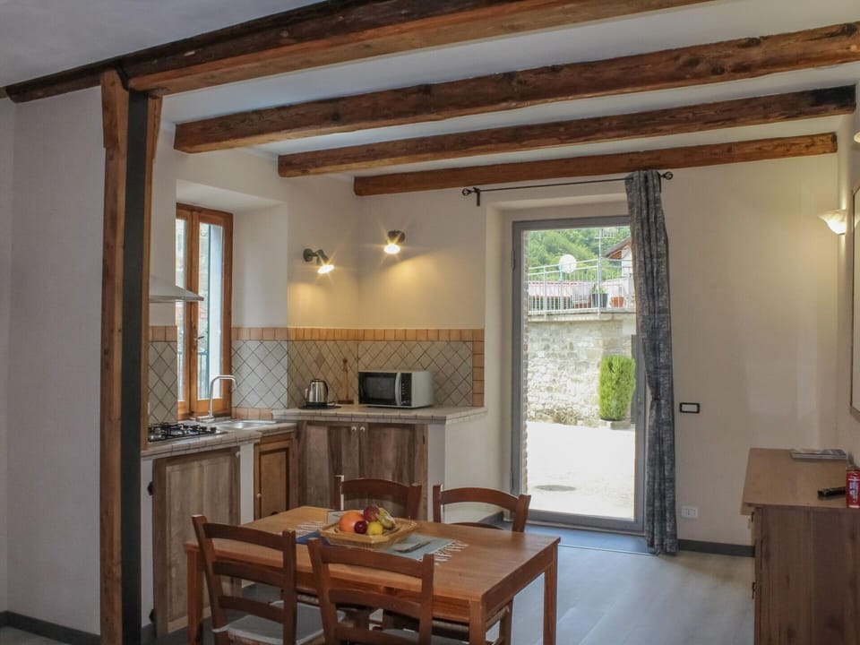 Apartment | Dining