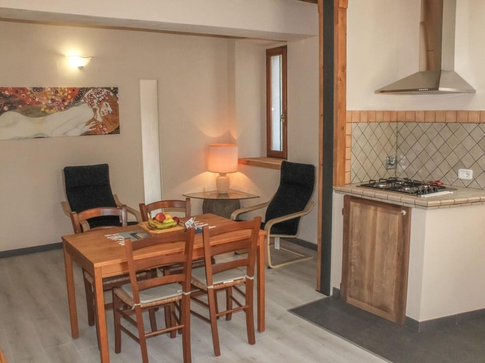 Apartment | Dining