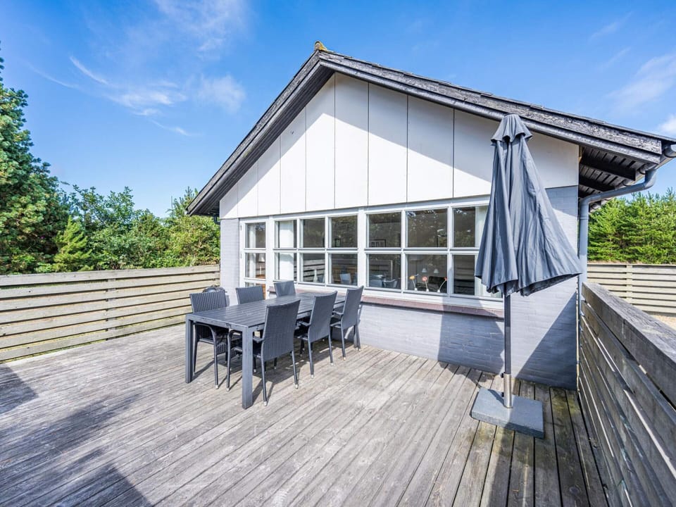 House | Outdoor dining